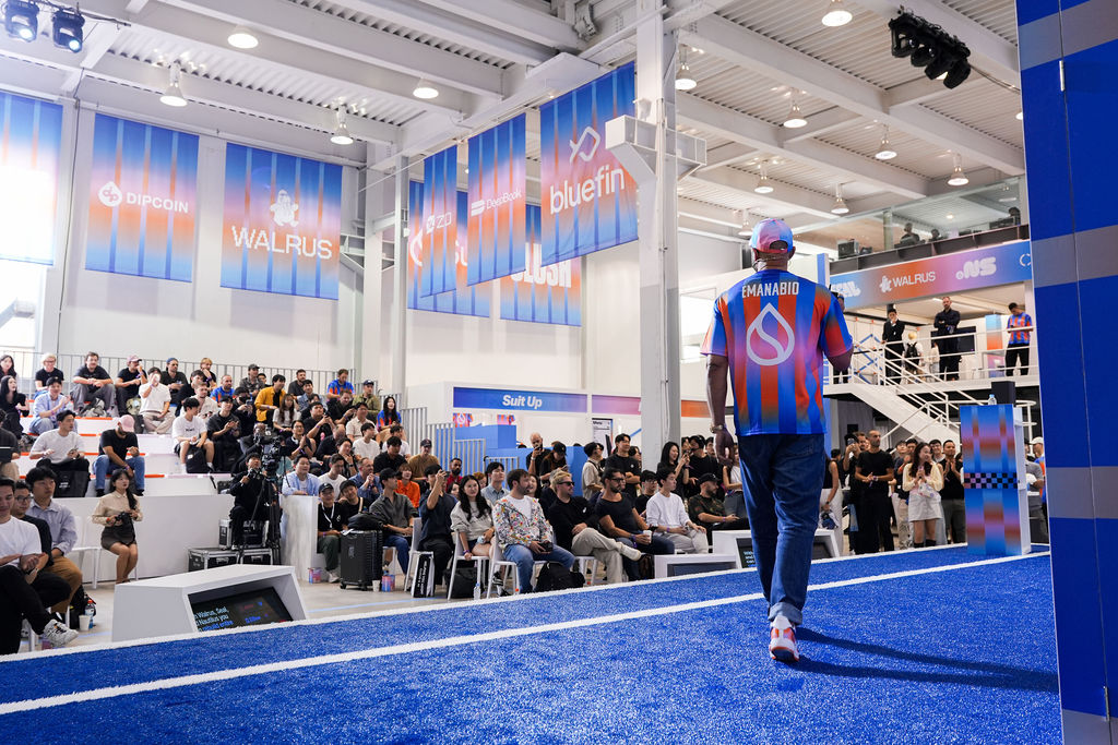 Builders networking at the Sui event in Seoul