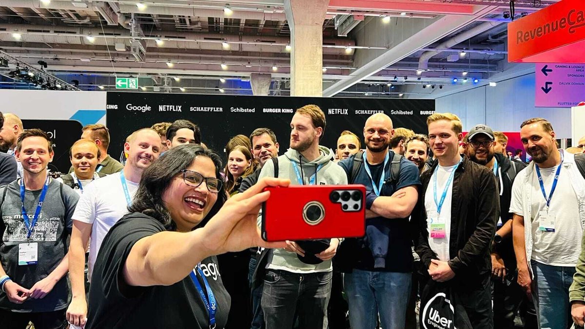 codemagicio's tweet image. 🎁 The Codemagic raffle excitement is back!
After yesterday’s fun, Codemagic is bringing you another raffle TODAY at 4:30 PM at #FlutterConEU 🚀
✨ Amazing prizes
✨ Great vibes
✨ Your chance to win!
Don’t miss it 💙
#Codemagic #ftcon25eu #FlutterConEU