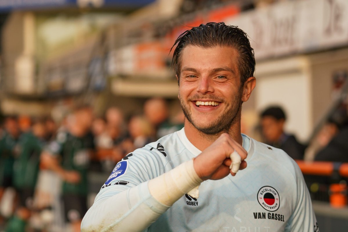 PSV op bezoek op Woudestein belooft vaak weinig goeds, maar op basis van de afgelopen weken kan Excelsior 𝐛𝐥𝐨𝐞𝐝 𝐫𝐮𝐢𝐤𝐞𝐧. Waar kun je voor morgen hoop uit putten?

🔗 Je leest het in onze voorbeschouwing: svproexcelsior.nl/2025/09/voorbe… #EXCPSV