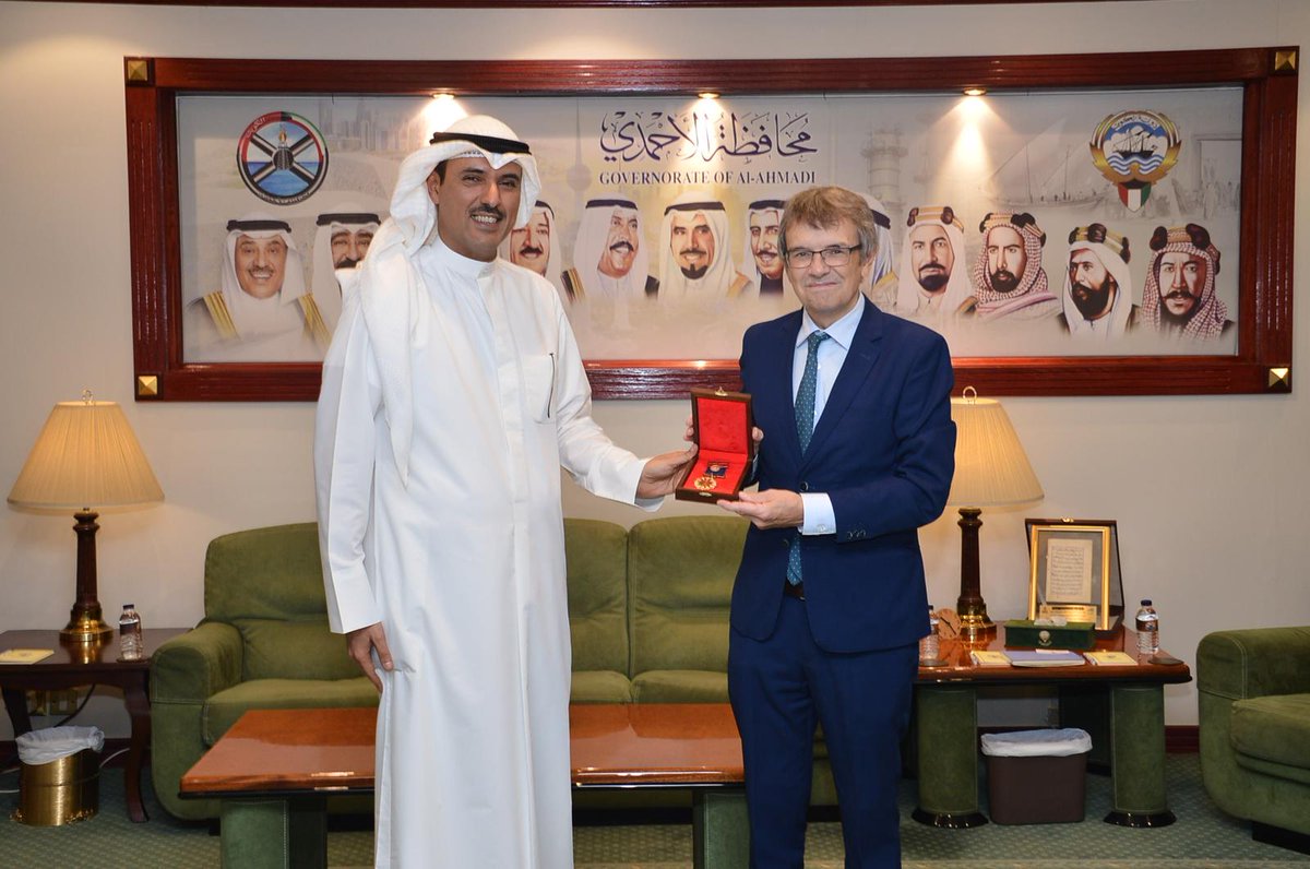 El Embajador fue recibido por el Gobernador de Al-Ahmadi, su Excelencia Jeque Hamoud Jaber Al Ahmad Al Sabah. Durante el amistoso encuentro, se repasaron las relaciones bilaterales y se buscaron vías nuevas de cooperación para fortalecer la gran relación entre ambos países.