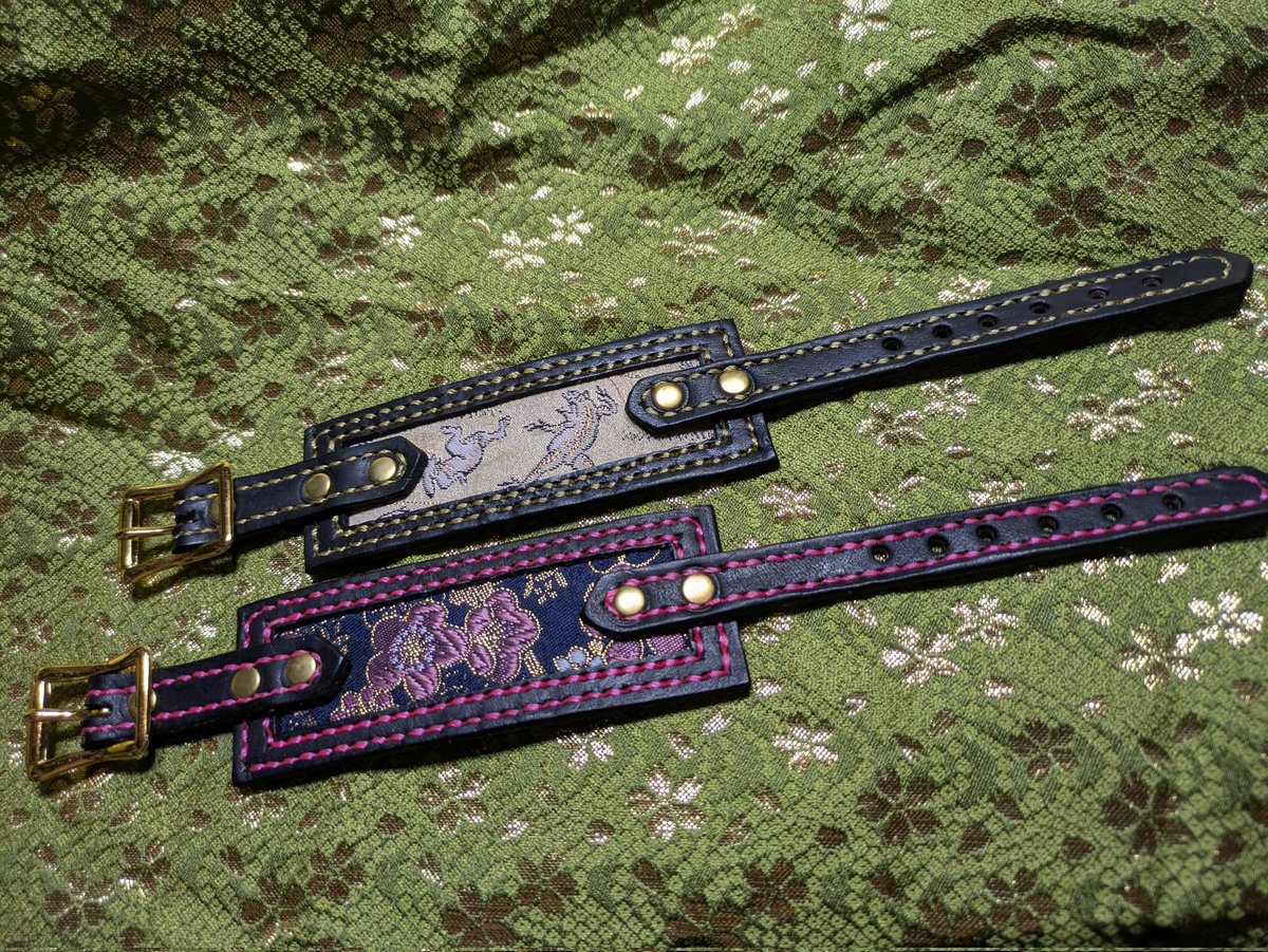 昨日 一昨日しあげたのが35mm幅

今日は ゴールドの金具を使い
40mm幅で
#鳥獣戯画  
と
#桜
のブレスレットを仕上げました