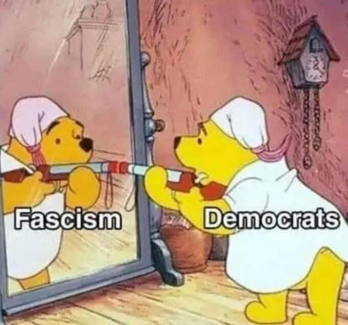 TaraBull's tweet image. Spot the difference between the two pictures