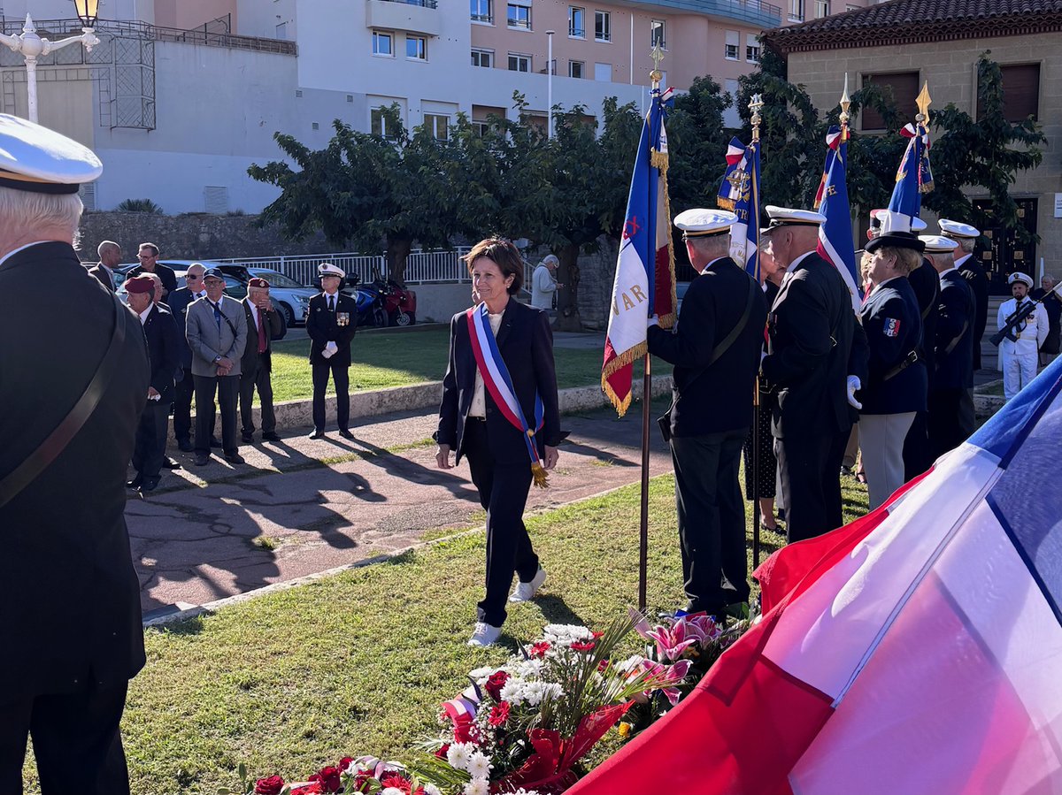 🇫🇷 Ce matin, j’ai rendu hommage aux Harkis et aux formations supplétives. Leur histoire mérite reconnaissance : le devoir de mémoire est essentiel pour mieux construire l’avenir.
À Toulon, nous continuons à soutenir les initiatives qui permettent de la faire vivre.
#25Septembre