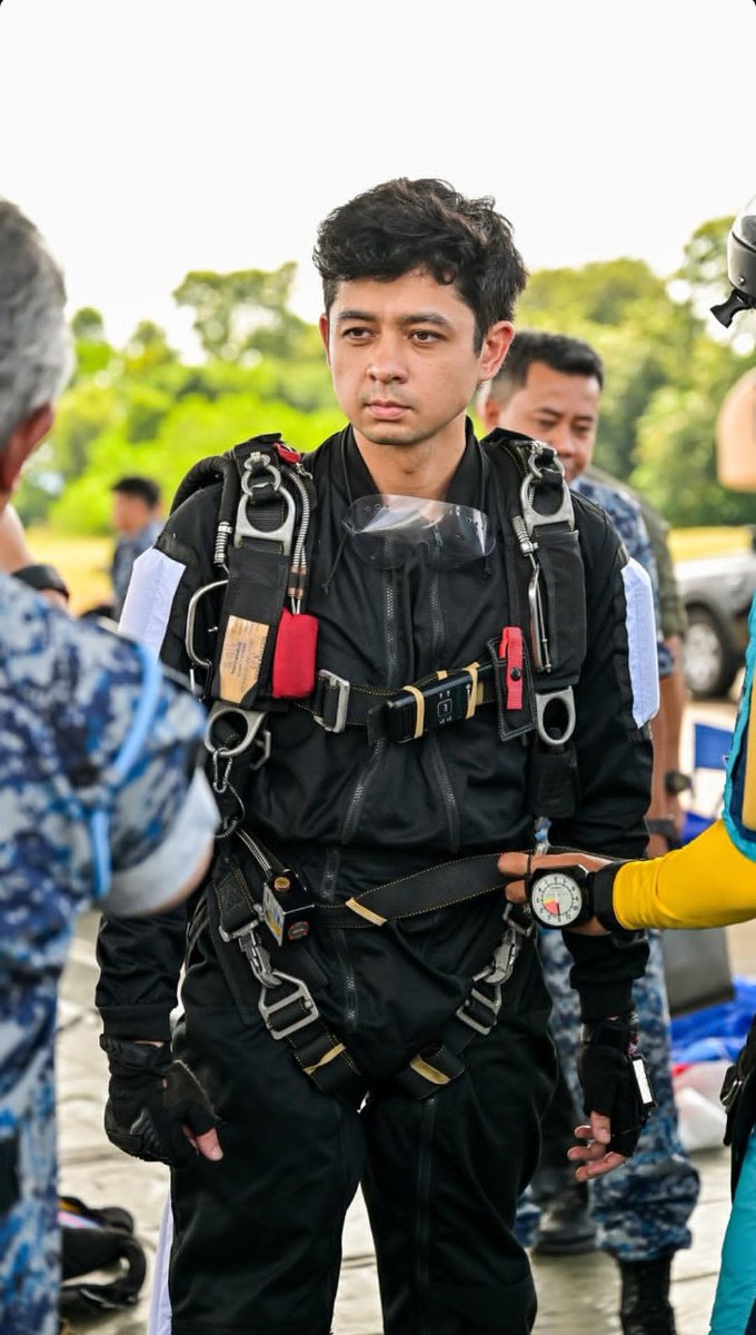 Tengku Hassanal Fans tweet media