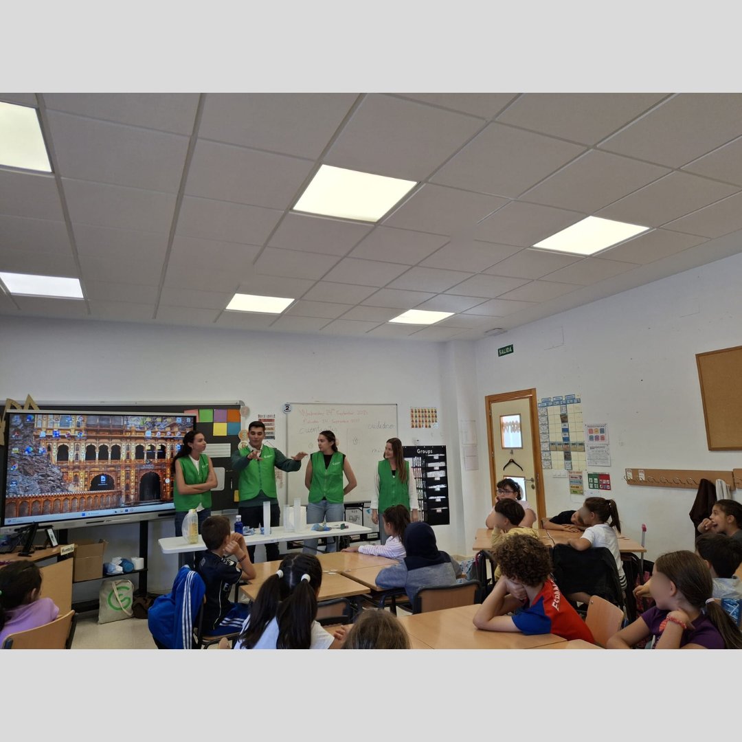 🟢Los más peques también han sido protagonistas por el Día Mundial de la Investigación

🔬Los finalistas de 'Cantera de Investigadores' visitaron el Centro de Cirugía de Mínima Invasión Jesús Usón y realizamos un taller en el CEIP Castra Caecilia

#WorldCancerResearchDay