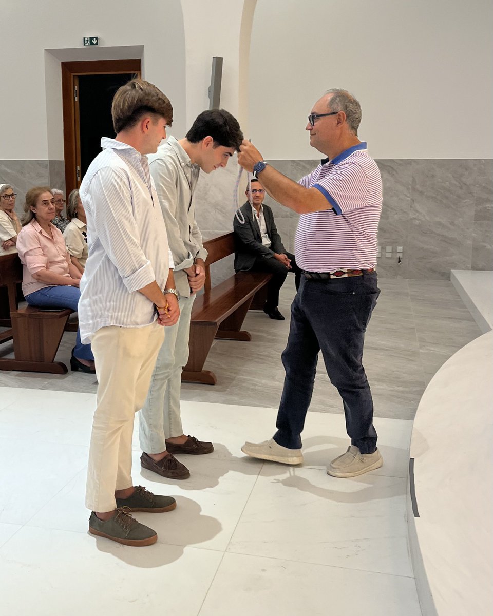 auxiliadoranerv's tweet photo. 🔹 En la eucaristía de ayer, recibimos como nuevos Consejeros de nuestra Asociación a D. Leopoldo Fdez y D. Ángel Fonseca. 

🙏🏻 Ponemos en manos de María Auxiliadora vuestra labor.

#AuxiliadoraNervion #LaVirgenDeDonBosco https://t.co/v9gUObf8KI