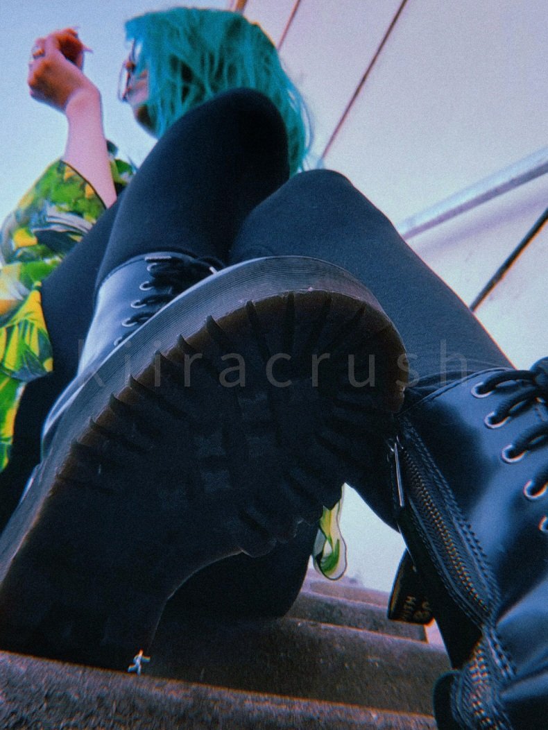 run, scream, i couldn't care less. ur still going to be a smear on the pavement.