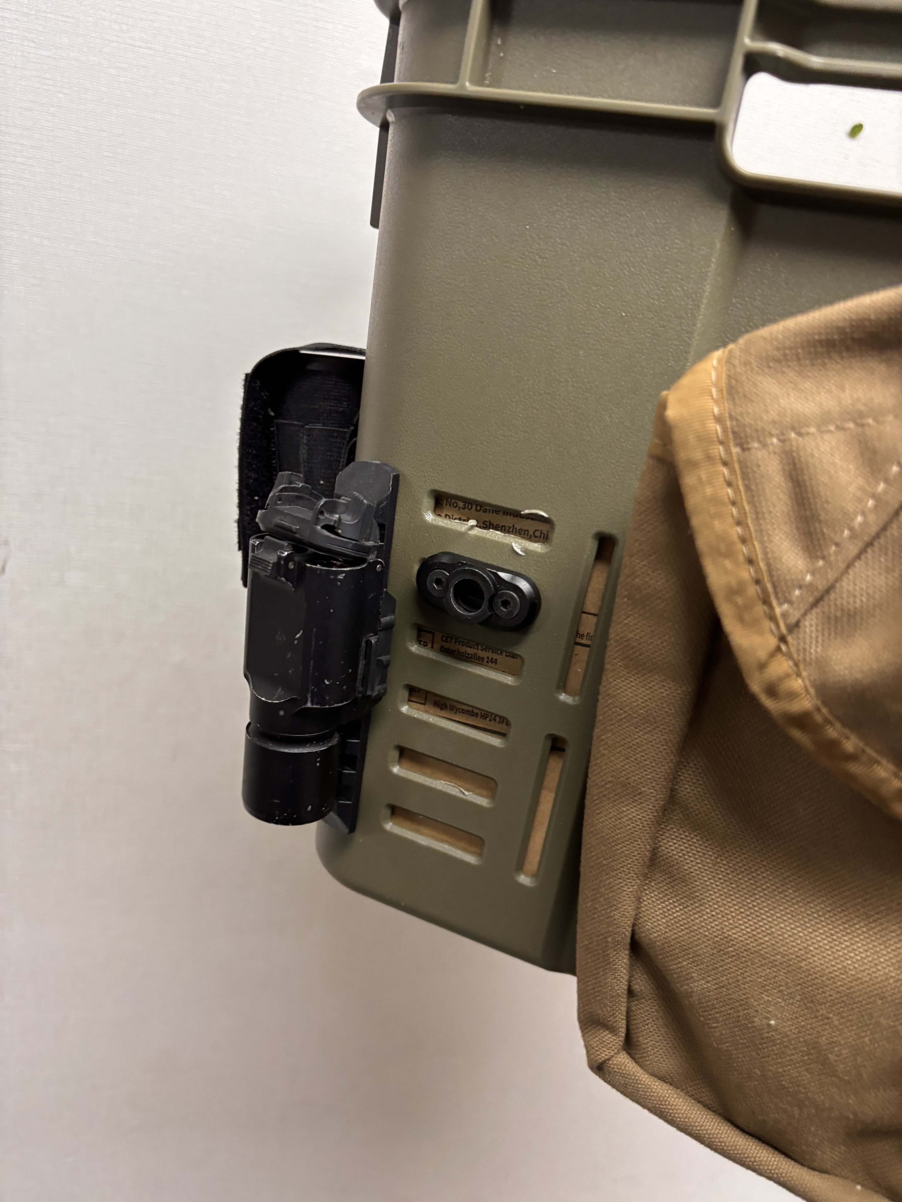 本日限定値下げ 交渉承ります プレートキャリア タン Trunkzero - Trunkzero added a new photo — in Kawaguchi,