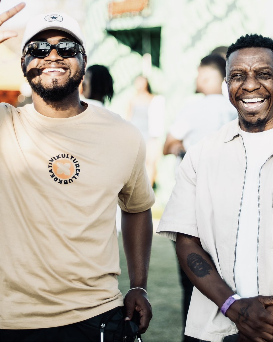 Dinholazo's tweet image. Our story has just begun and every design, every piece, every member rocking our merch becomes part of the next chapter. 📖😎
.
#kreativekultureklub #craftedforyou