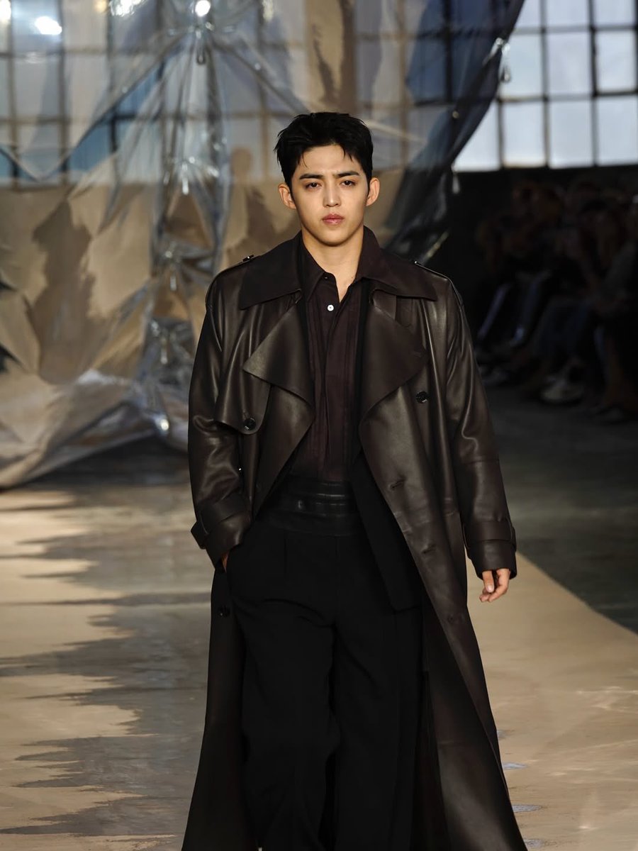 :) (@sounds_of_cheol) on Twitter photo SCOUPS BOSS runway shots ๐ธ
BOSS SCOUPS AT MFW
#SCOUPSxBOSSMFWSS26 #BeYourOwnBOSS
#MilanFashionWeek <a href="/pledis_17/">์ธ๋ธํด(SEVENTEEN)</a> SCOUPS BOSS runway shots ๐ธ
BOSS SCOUPS AT MFW
#SCOUPSxBOSSMFWSS26 #BeYourOwnBOSS
#MilanFashionWeek <a href="/pledis_17/">์ธ๋ธํด(SEVENTEEN)</a>