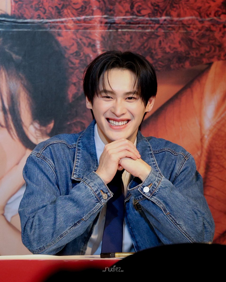 วันนี้สดใสจังค้าบ

KAOPP 1ST PHOTOBOOK

#KAOPPFansignLoveNoLimit