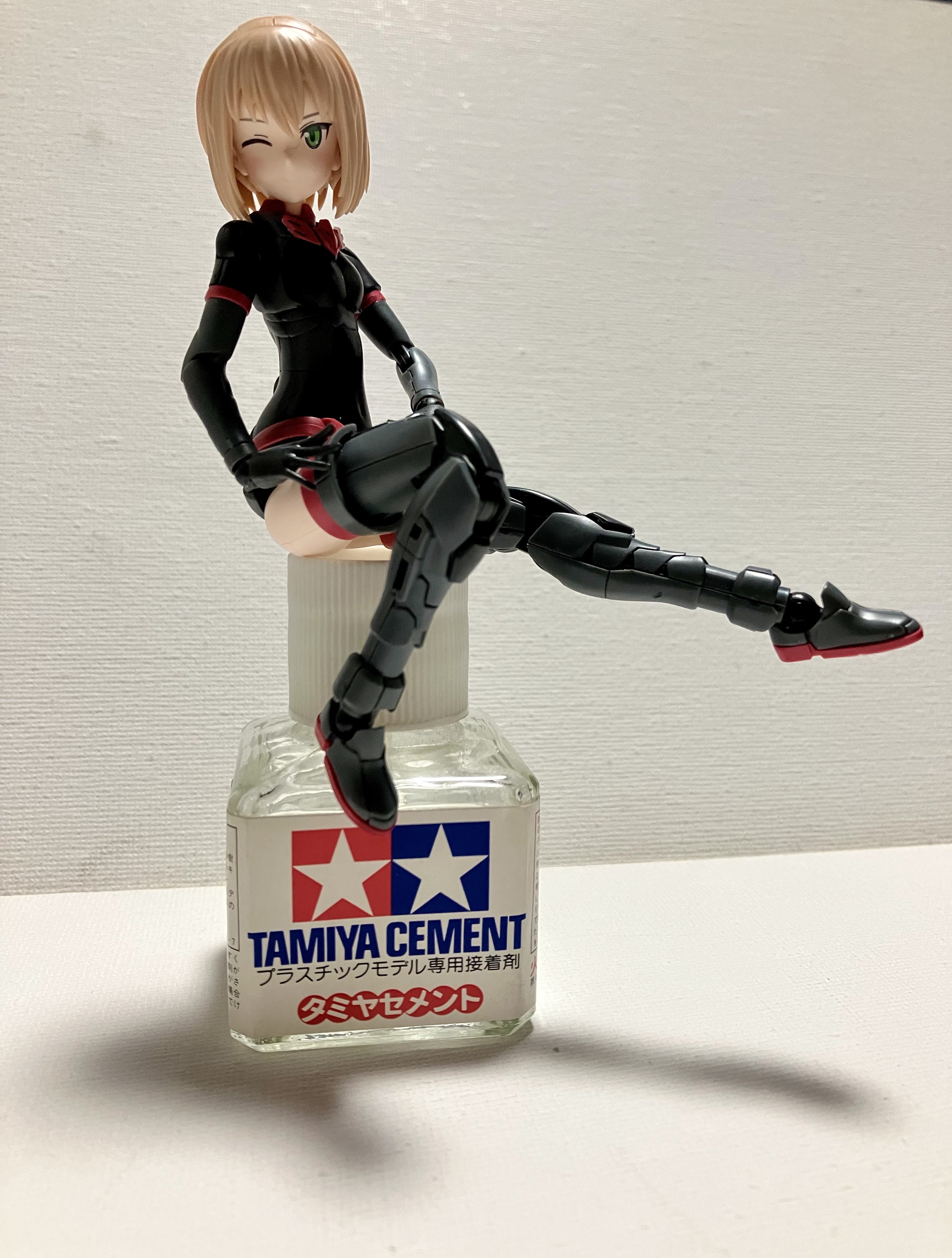売り切れましたm(__)m 22新作 メゾンマルジェラ トリフォールドレザー 折り畳み財布