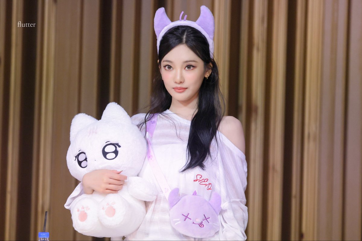 250712 😈👻

#aespa #æspa #에스파 
#NINGNING #닝닝 #宁宁 #宁艺卓