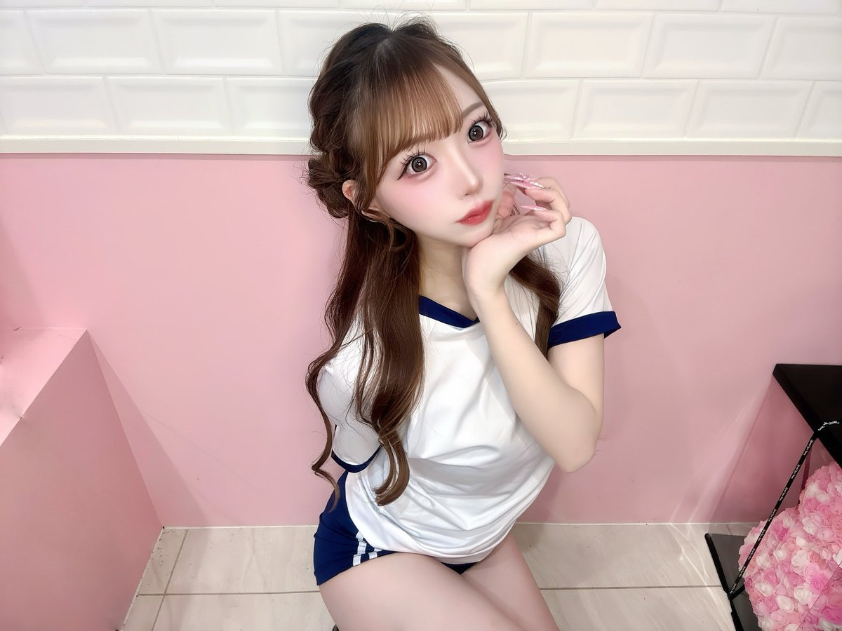 みお tweet media