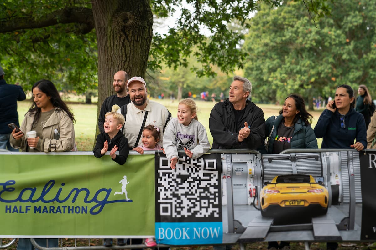 To our amazing Ealing community: it’s nearly time! 
🎉 Join us Sun 28 Sept, 9am at Walpole Park, to cheer runners along the 13.1-mile route through Ealing. Your support makes the Ealing Half an unforgettable experience! 
💚 Info: ealinghalfmarathon.com/resident-infor…
#EalingFeeling #EHM2025