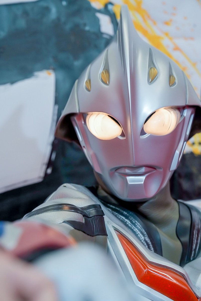 mire_tokusatu's tweet image. SONY FE 24-70mm F2.8 GM II
標準域の俗に言う純正大三元の1つ
ウルトラの現場や風景、物撮りでもなんでもござれな便利ズームだけど代わりに重いし高い
F2.8始まりの大口径レンズだから多少の無理が利くので屋内イベントや博物館、カフェ、夜景とかも撮りやすい😌
#愛用レンズを画像付きで布教する