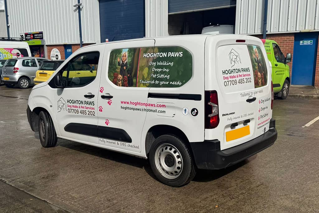 PoppySignsltd's tweet image. A bold new look for 🐾 Hoghton Paws! 🐾

We designed, printed &amp;amp; installed vibrant vehicle graphics with recess vinyl &amp;amp; cut text. Sam loves the colours, perfectly matched to her animal crates inside the van.

#HoghtonPaws #VehicleBranding #VanGraphics