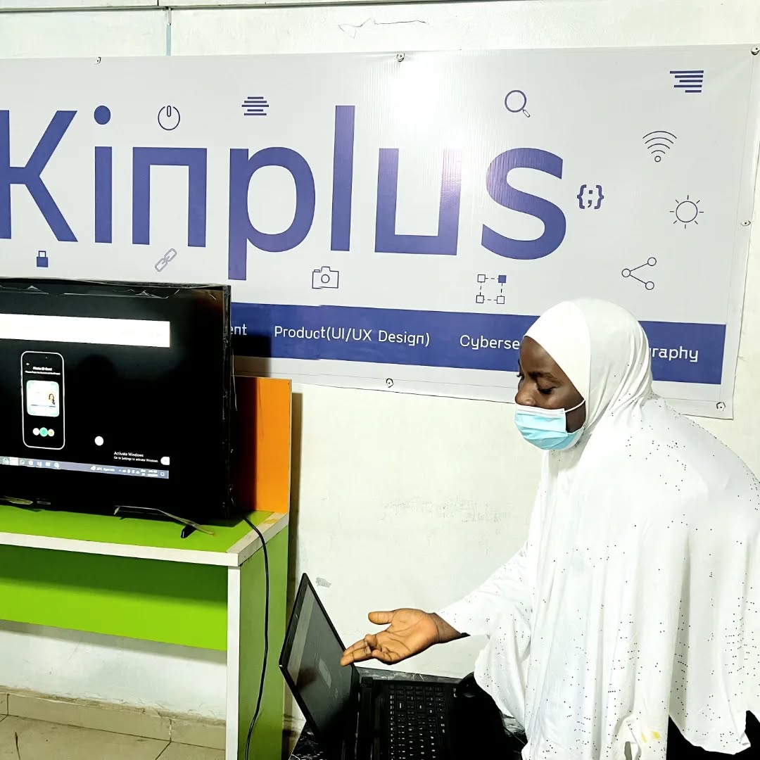 kinplustech's tweet image. Our trainees and interns made words powerless with action! They showed off incredible hands-on projects from responsive apps and cybersecurity solutions to data analysis tackling real-world problems.
 The future of tech starts here! 
#KinplusTech #YoungInnovators #TechAfrica #IT