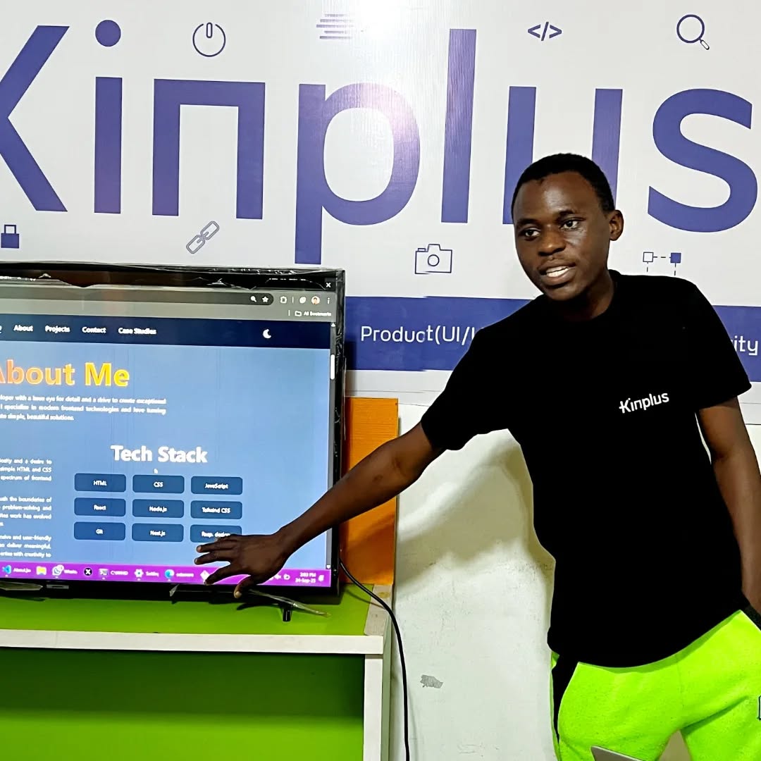 kinplustech's tweet image. Our trainees and interns made words powerless with action! They showed off incredible hands-on projects from responsive apps and cybersecurity solutions to data analysis tackling real-world problems.
 The future of tech starts here! 
#KinplusTech #YoungInnovators #TechAfrica #IT