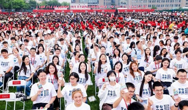 DOCUMENTS: Taxpayers have been billed $1,116,507 for educational grants to China, including $806,257 to universities. 
Exceeds foreign aid paid to postsecondary schools in some of the world’s poorest countries.
blacklocks.ca/aid-for-univer…
<a href="/GAC_Corporate/">Global Affairs Canada</a> <a href="/univcan/">Universities Canada | Universités Canada</a> <a href="/nolanmquinn/">Nolan Quinn</a> #cdnpoli