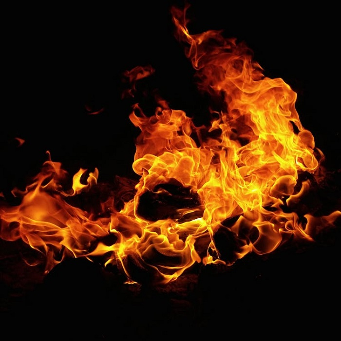 saveratimes's tweet image. हिमाचल: ढाबे में लगी अचानक आग, सामने आई ये वजह dainiksaveratimes.com/latest-news/a-… 
#Himachal #gas #cyclinder #HindiNews #DainikSavera