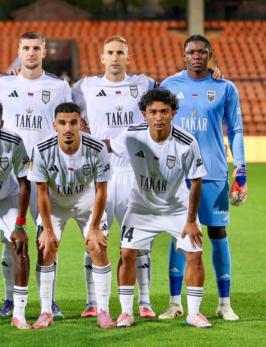 🇦🇲🧤 Fayulu, victoire dès ses débuts !

Le gardien congolais s’impose 2-1 avec Noah pour ses débuts en Arménie et reste 2e du championnat ⚡️

Bonne nouvelle avant les échéances d’octobre avec les Léopards 🇨🇩🦁