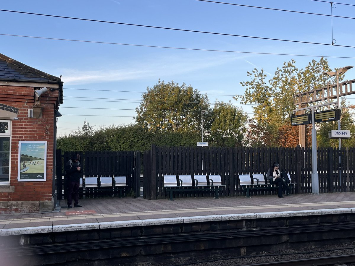 I wonder how many fellow passengers waiting on the Cholsey train platform just now enjoyed the grey partridge calling on Ben Ryman’s farm as much as I did ?
Not many me thinks. <a href="/PARTRIDGE_net/">PARTRIDGE network</a>