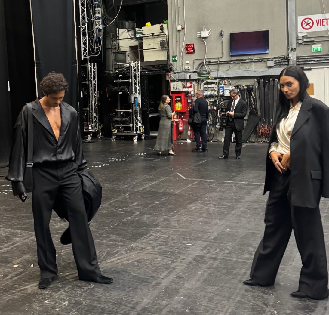 ah si il set del nuovo vid— ahahahahahhahaahah