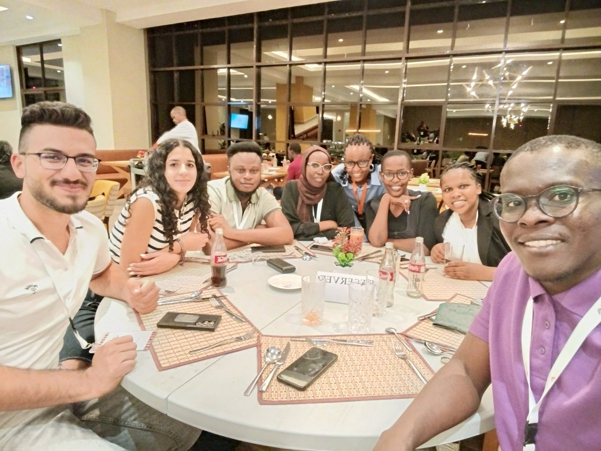 The mentorship sessions at the #InterfaithConvention2025 are truly eye-opening, providing valuable opportunities to learn and gain support through idea-sharing and experience exchange with mentors across various aspects of life #YouthVoices25 #FaithToActionNetwork <a href="/TsitsiMabveni/">Rahma_hijabi</a>