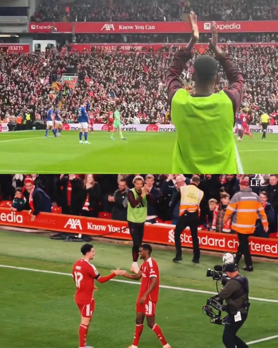 Love that Isak and Ekitike are supporting each other in the games.