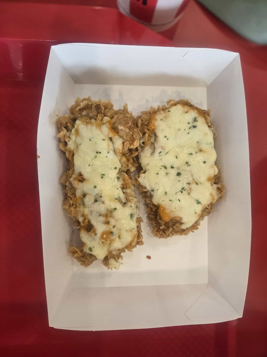 😭😭😭❤❤❤คิดถึงเมนูนี้มากฉันรักเมนูนี้ของKFCมากมันเอากลับมาขายแล้วจะร้องไห้ ขอบคุณที่กลับมาขายรักมากๆเลยคะ
#KFC