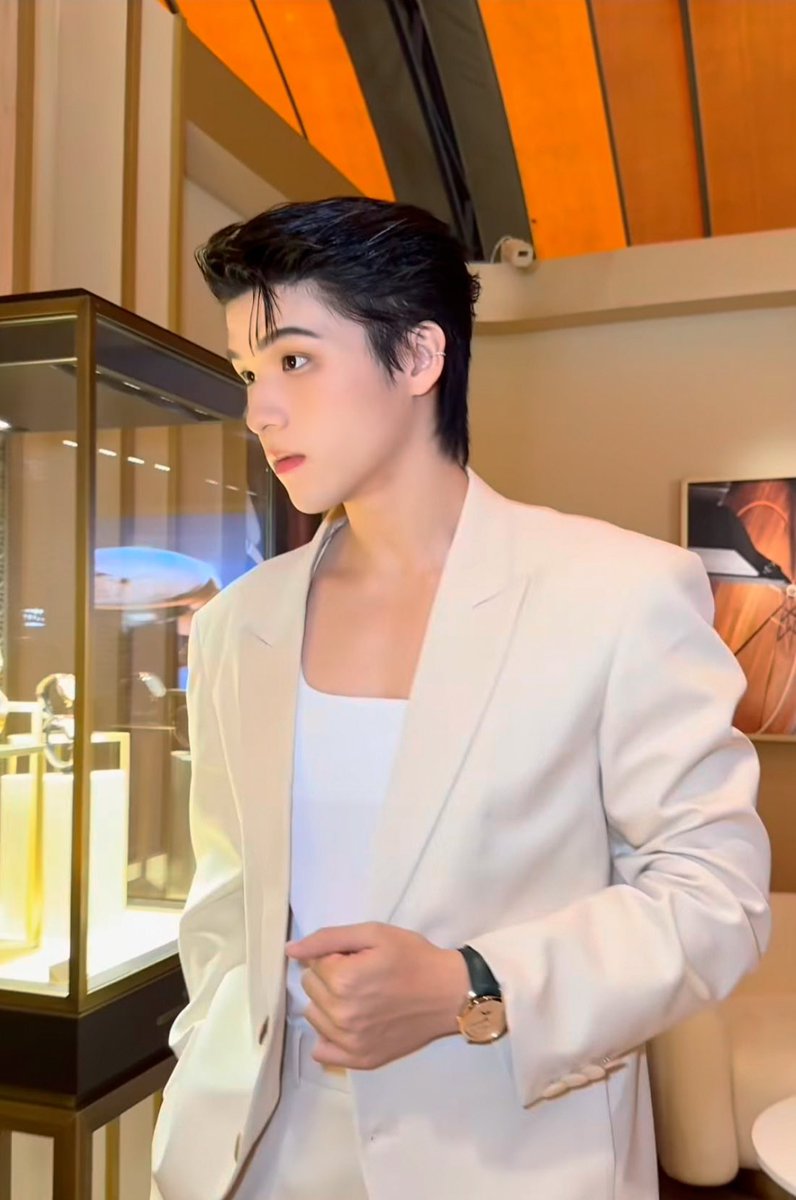 magentablabla's tweet image. ไม่เหมือนมาดู Exhibition เหมือนมาเหมา ☺️

SKY VC 270 ANNIVERSARY

#skywongravee
#VacheronConstantin
#TheQuest