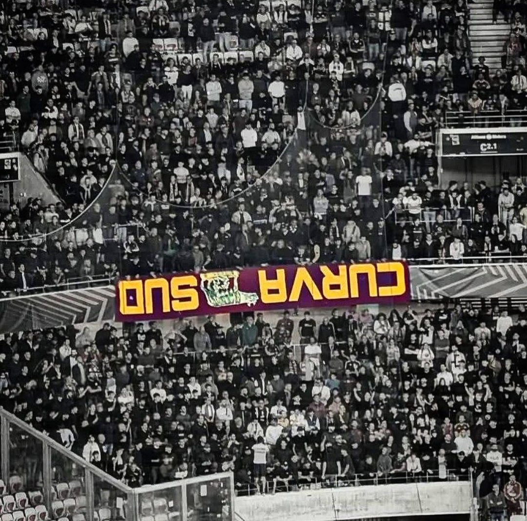 AsrCocozza's tweet image. Solo chi c'era sa... Ultras liberi!
Viva la Roma, viva i romanisti.
 🟨🟧🟥 #EuropaLeague #NizzaRoma