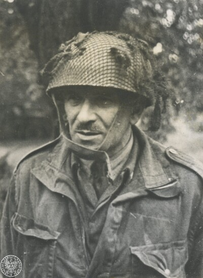 🇵🇱
On 25 September 1967, Polish general, Stanisław Sosabowski, passed away in London at the age of 75.
23 years previously, he had been with his Polish paratroopers in a last-ditch attempt to reinforce the beleaguered British in the Oosterbeek pocket at Arnhem. 
After the battle