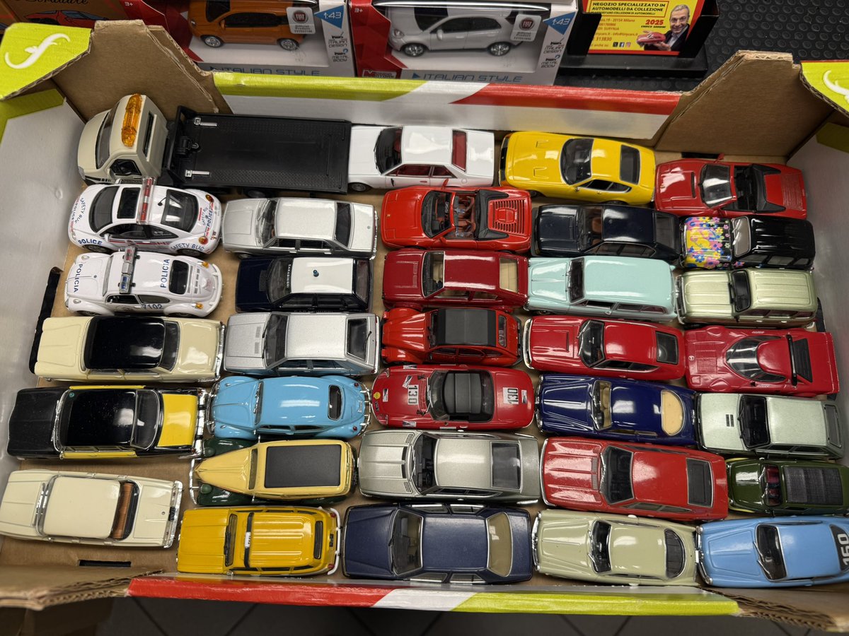 cars_tiny's tweet image. Oggi tantissimi modelli economici ma ormai rari scala 1:43! Le zeta di Tiny Cars a 8€ cad.! #tinycars #scala143 #model #diecast #modellismo