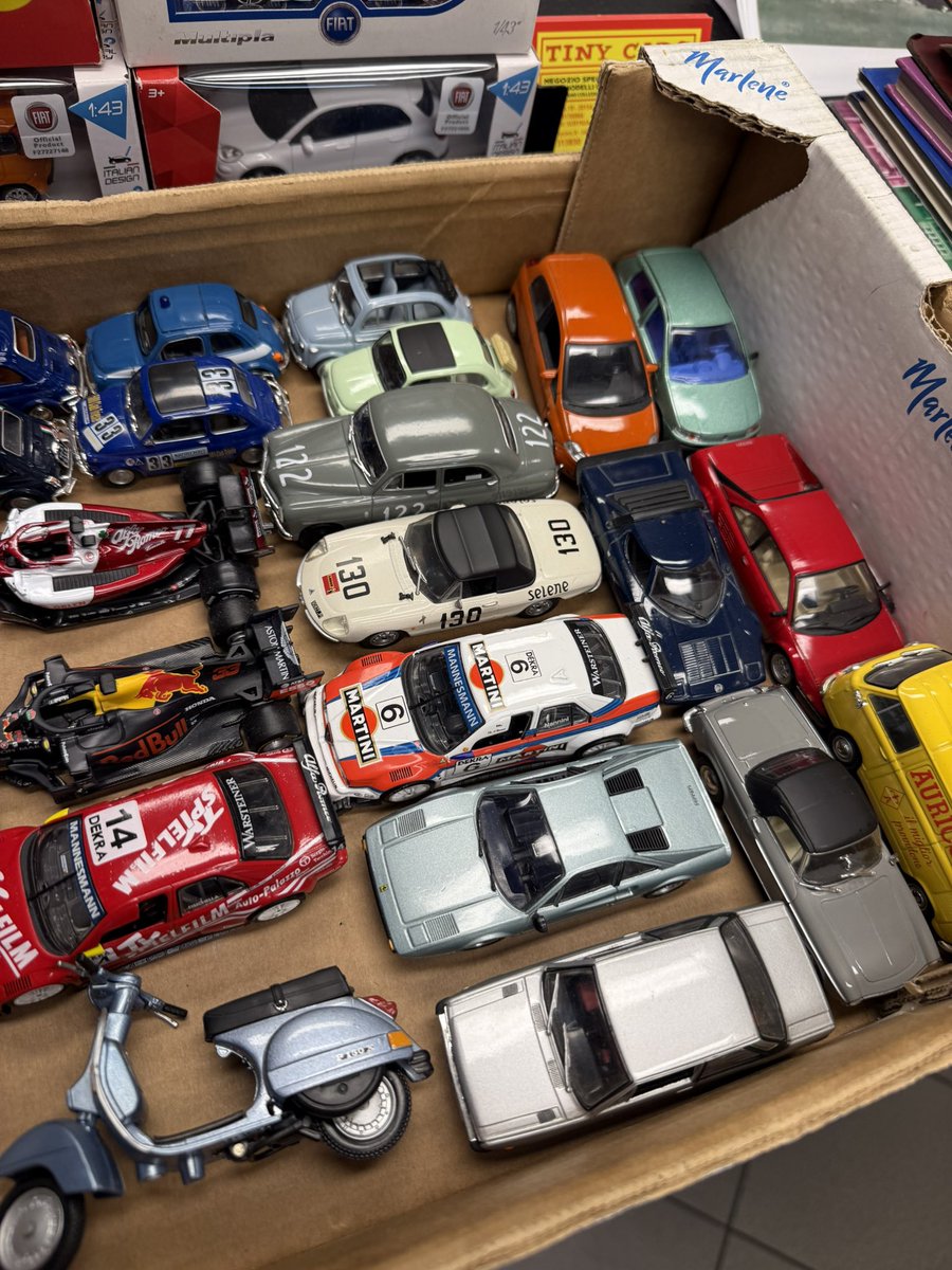 cars_tiny's tweet image. Oggi tantissimi modelli economici ma ormai rari scala 1:43! Le zeta di Tiny Cars a 8€ cad.! #tinycars #scala143 #model #diecast #modellismo