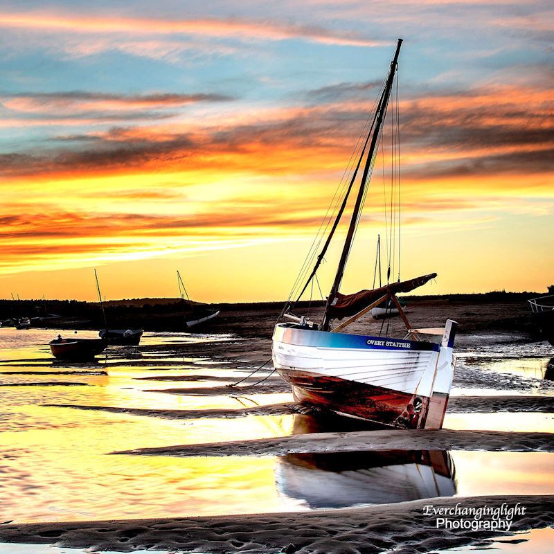 Event Today - Pop Up Shops

Carole Ann Grace - Creakey Crafts - Little Woolly Basket - Everchanginglight Photography

More info: dalegatemarket.co.uk/events/1853187…

#LoveNorthNorfolk #LoveWestNorfolk