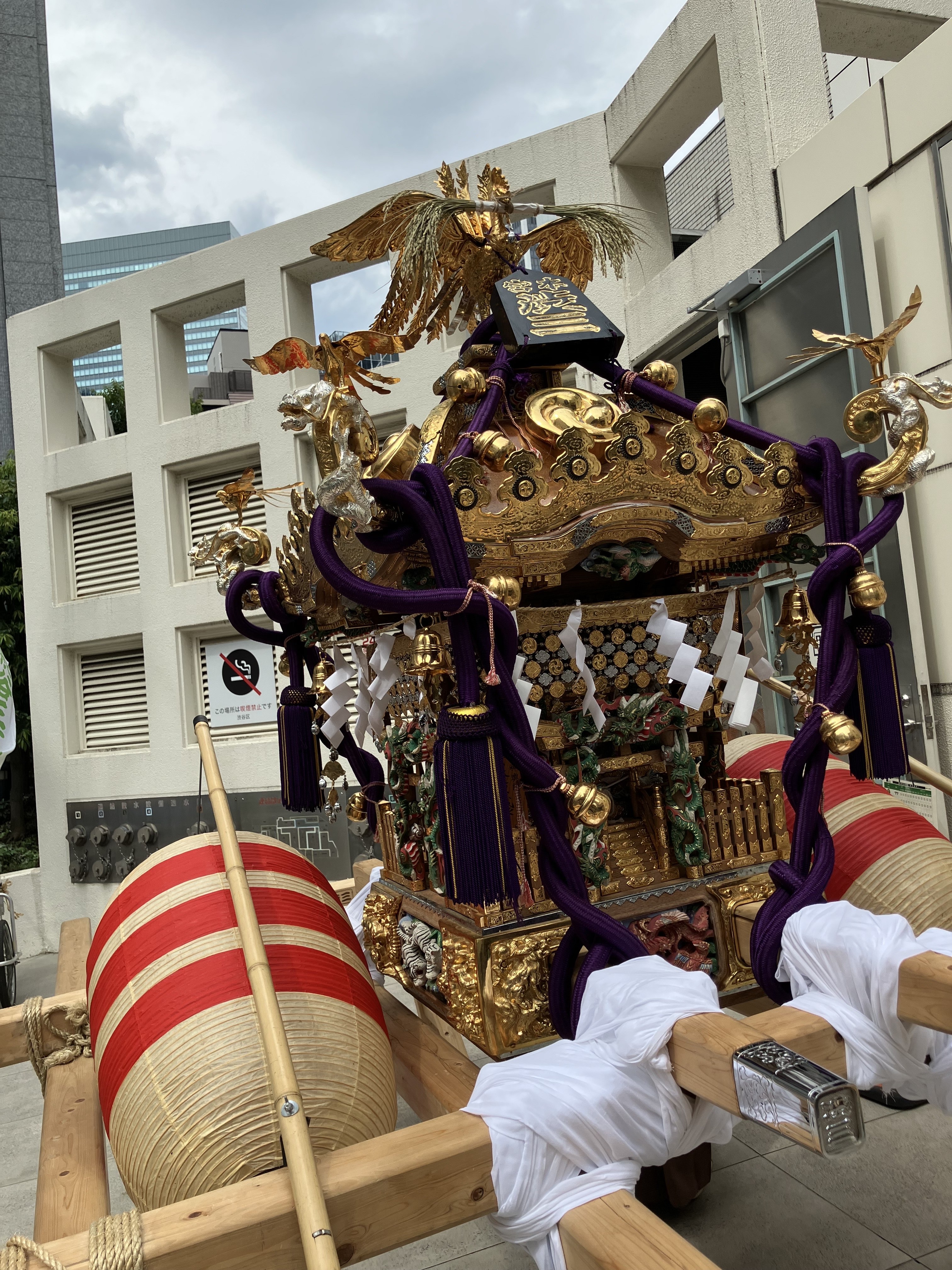 競馬の場外馬券売り場「ウインズ」の魅力とは何か？ – 競馬ヘッド