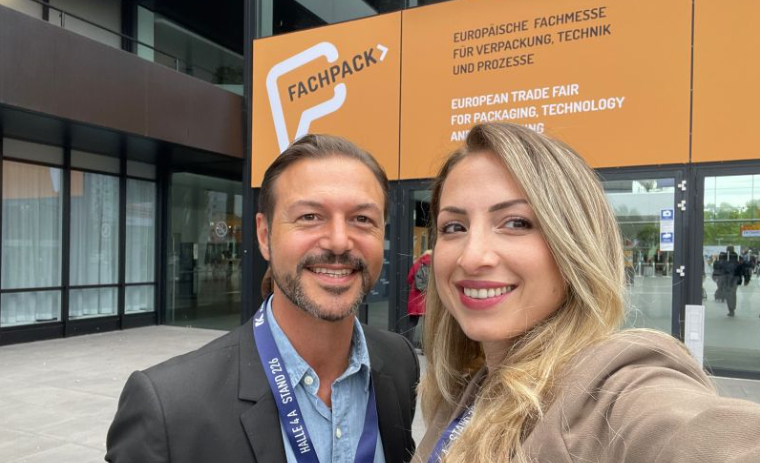 𝗧𝗲𝗮𝗺 𝗘𝗠𝗣𝗔𝗖𝗞 𝗦𝗰𝗵𝘄𝗲𝗶𝘇 𝗼𝗻 𝗧𝗼𝘂𝗿! 🙌
Wir waren zu Besuch auf der <a href="/fachpack/">FACHPACK</a> in Nürnberg. Zwei Tage voller Inspiration, spannendem Networking und wertvollen Gesprächen. ✨ Genau deshalb lieben und leben wir Fachmessen! 🤩