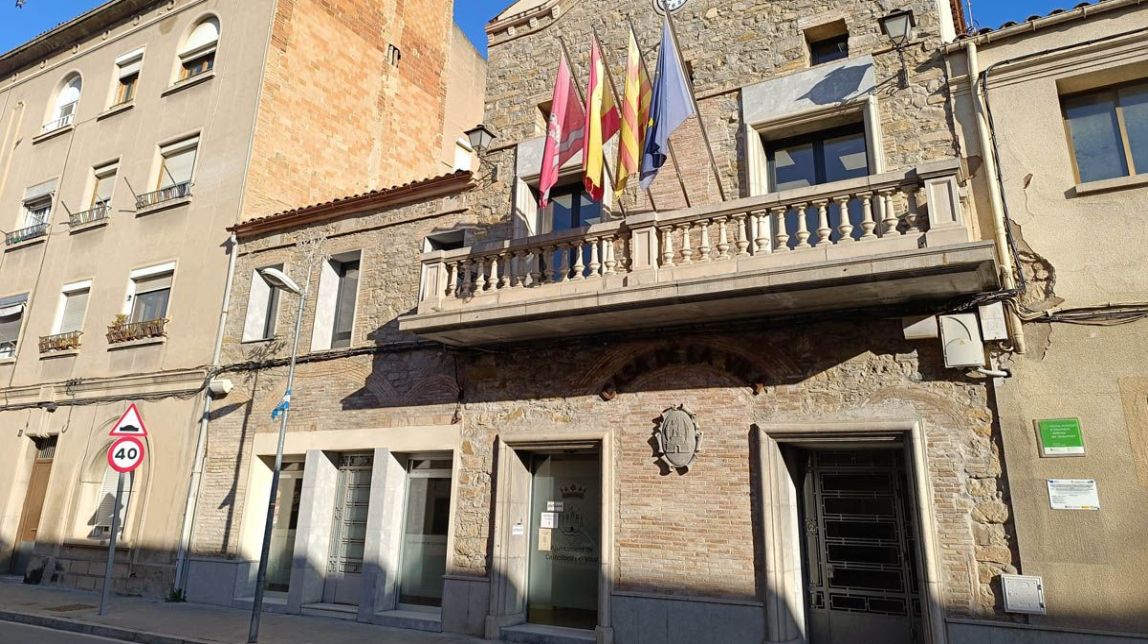 L’Ajuntament de #CastellbellielVilar condemna enèrgicament les amenaces rebudes pel segon tinent d’alcalde, Francesc Devant
castellbellielvilar.cat/actualitat/not…