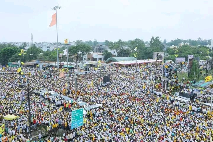 Anilkumarpal234's tweet image. महाराष्ट्र में जालना की धरती पर 
 धनगर समाज का इतना बड़ा महान आंदोलन 
लेकिन कोई नेशनल मीडिया नहीं दिखा रहा है।