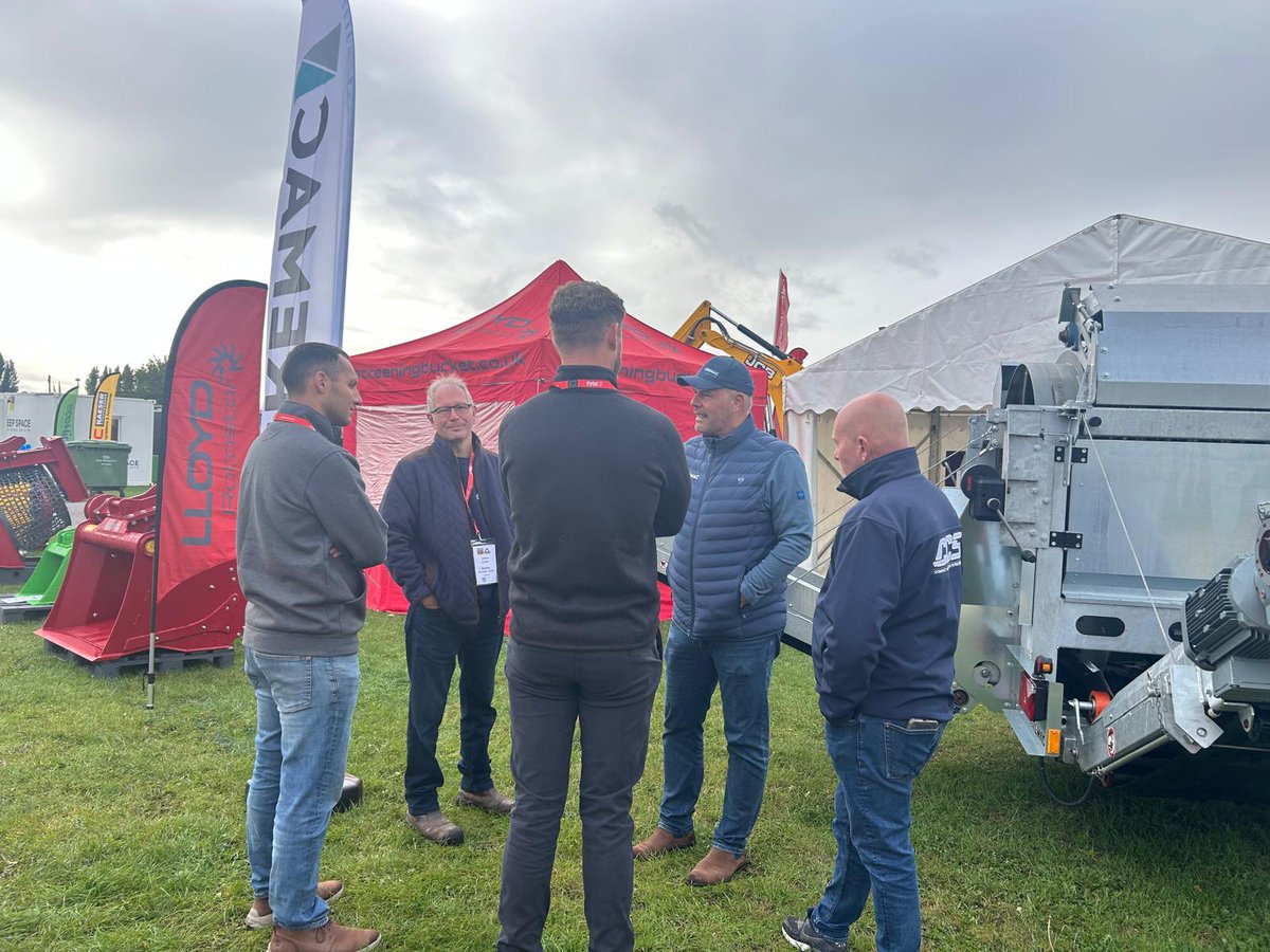 Plantworx2025's tweet image. If you haven’t seen GREMAC yet, today’s your last chance at PlantWorx 2025
Drop by stand FE-03 to check out this German-built mobile trommel screen – tough, hot-dip galvanised, and cleverly modular for easy transport and setup. Compact, flexible, and efficient