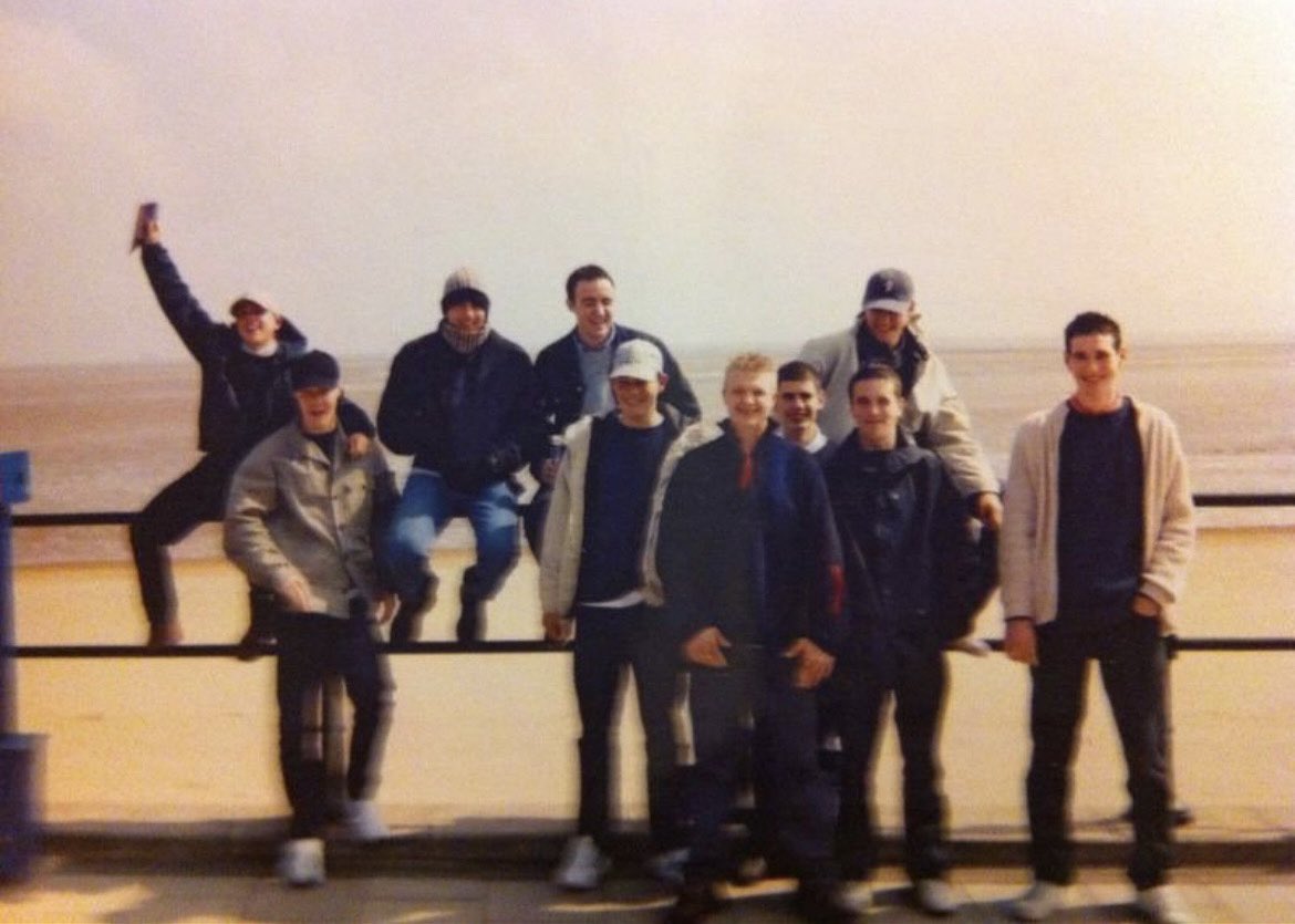 TW8 CASUALS 🔴⚪️🔴 tweet media