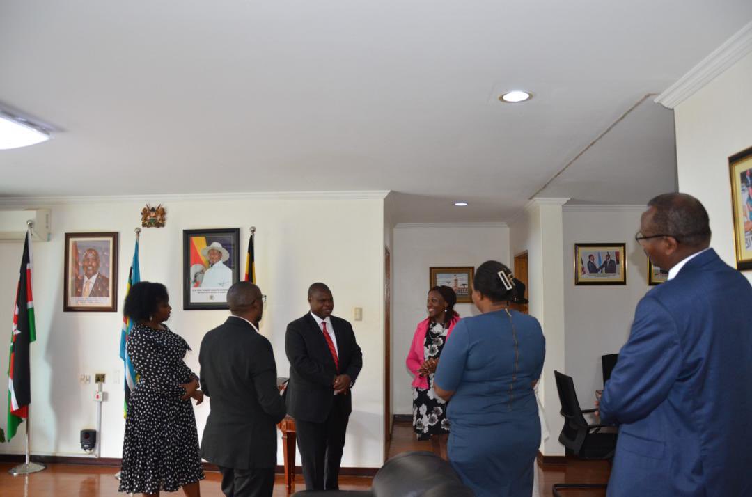 Members of Rotary Club of Kampala Muyenga Breeze paid a courtesy call on H.E. the High Commissioner at the Mission’s office. Rotary clubs play a vital humanitarian role in our society.