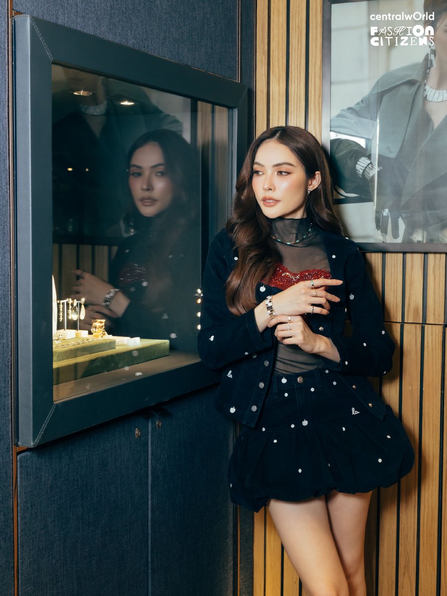 centralwOrld's tweet photo. ที่มาของคำว่า สวยยันเงา 👀🪞💗

Special Thanks to APM Monaco | 1st Fl., Atrium Zone

CTW FASHION CITIZENS x CHARLOTTE
#CTWFashionCitizensxCharlotte
#CTWFashionCitizens
#CTWFlowerinFullBloom
#centralwOrld
#ชาล็อตออสติน #CharlotteAustin