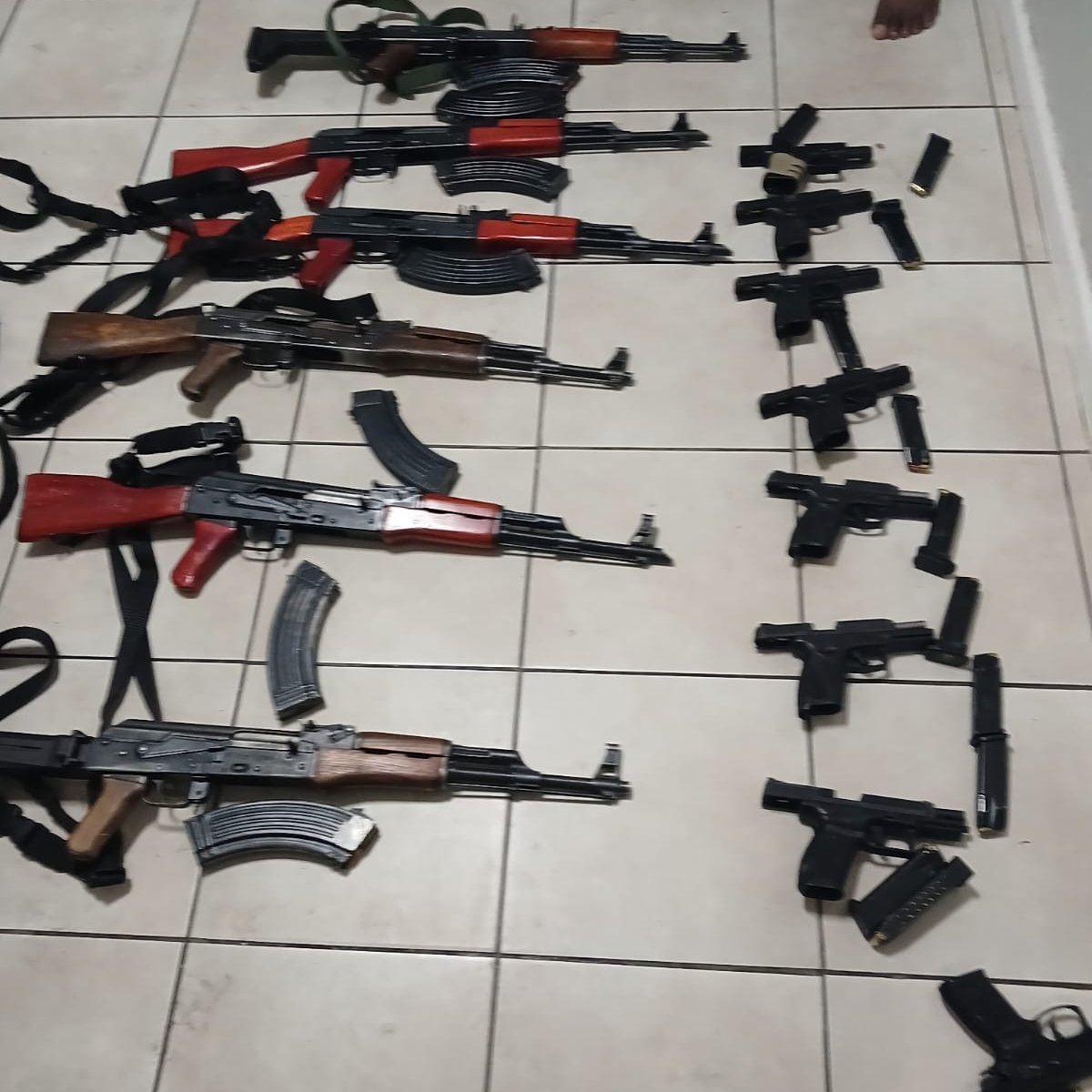 Ian Cameron (@iancameron23) on Twitter photo “8 arrested, 6 charged, all released, and guns missing. Where is the truth?”
1/ <a href="/SAPoliceService/">SA Police Service 🇿🇦</a> said 8 suspects were arrested in Bellville with 6 AK-47 rifles and 8 pistols. It sounded like a breakthrough, but..... “8 arrested, 6 charged, all released, and guns missing. Where is the truth?”
1/ <a href="/SAPoliceService/">SA Police Service 🇿🇦</a> said 8 suspects were arrested in Bellville with 6 AK-47 rifles and 8 pistols. It sounded like a breakthrough, but.....