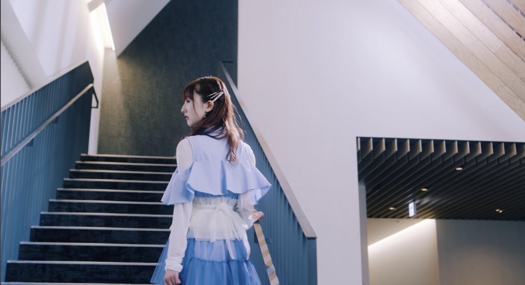 fuyuppi_is2's tweet photo. ふゆっぴの思い出⑨
#告白心拍数 の前作「愛のホログラム」に収録されたカップリング曲 #Cherry17 の #ふゆっぴ
ソロシーンがとても多く、ファンもみんな喜びに満ちました
この時登りはじめた階段を、ふゆっぴはこれからも登り続けます
#藤本冬香
#それ行けふゆか https://t.co/cFxTYoqGUx