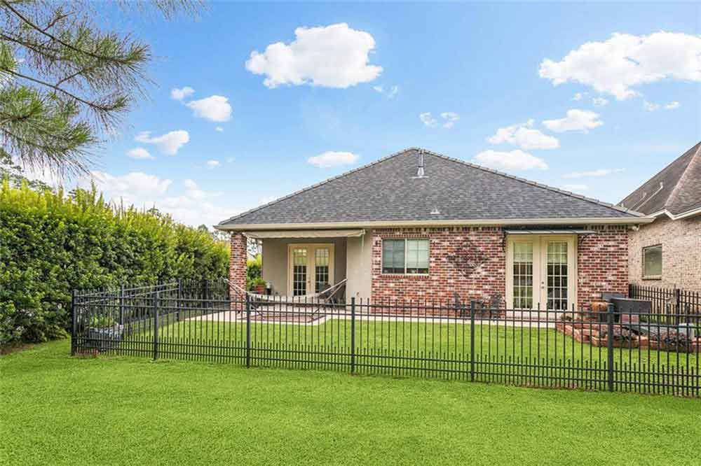 BedicoCreek's tweet image. Planning for fall weather - hopefully soon? View this relaxing outdoor oasis at 141 St. Calais Place during the #2025FallTour from 12PM - 3PM on Saturday! #openhouse #takeatour #outdoorliving tinyurl.com/141-st-calais-…