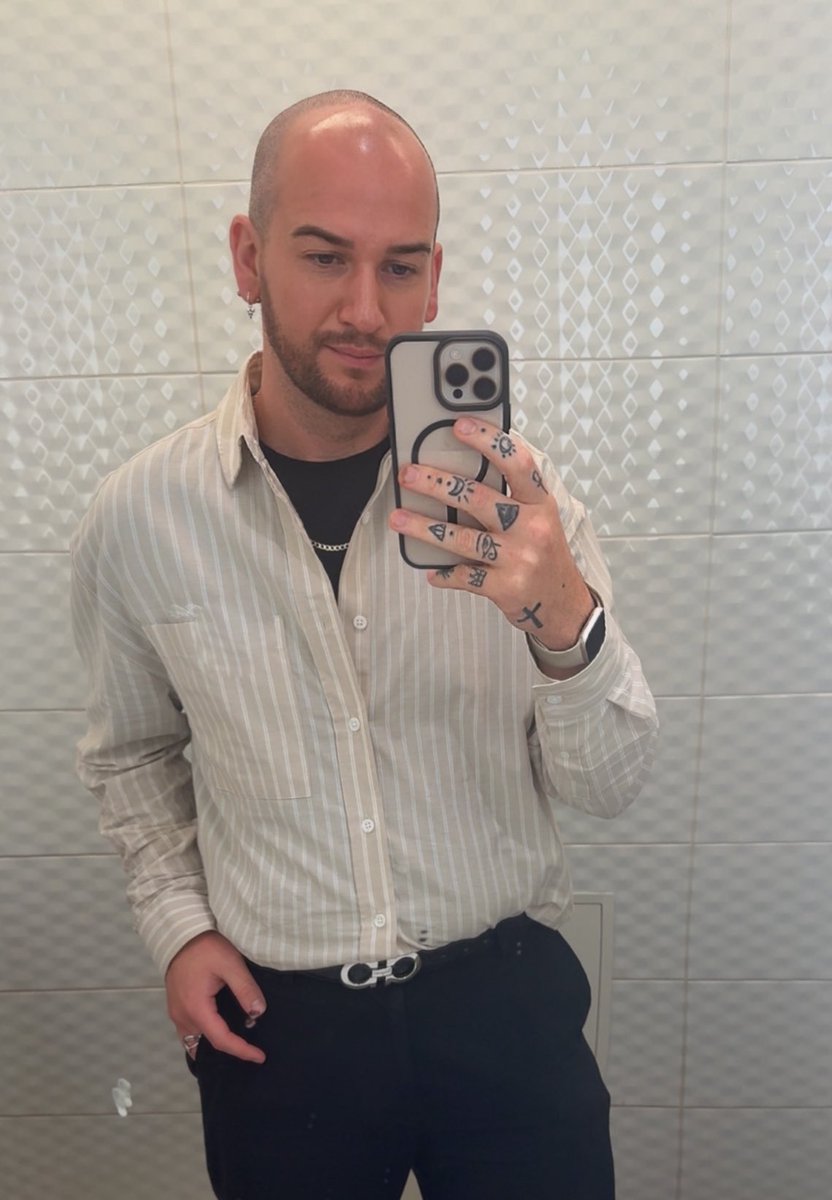 Good morning 🌅 it’s been a while🤳

#ThursdayThrowback #gay #gayuk