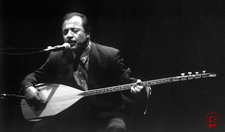 ÜSTAD,  

Bana "sen git türkü söyle" diyen edepsiz yavşaklar bugün "seve seve" seni anacaklar :)  

Şerefsizlerin yazdıklarını okuyup, cem-i cümlesine vecd ile söğeceğim.   

Arz ederim.